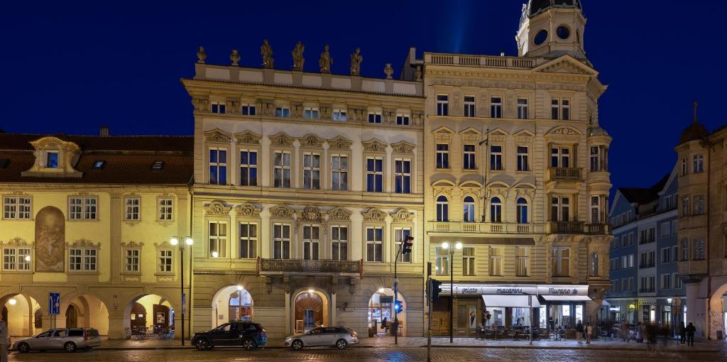 kaiserstein-palace-nocni.jpg