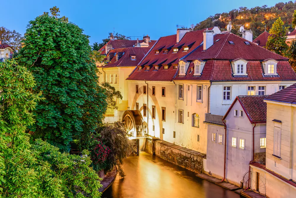 prague-2c.webp